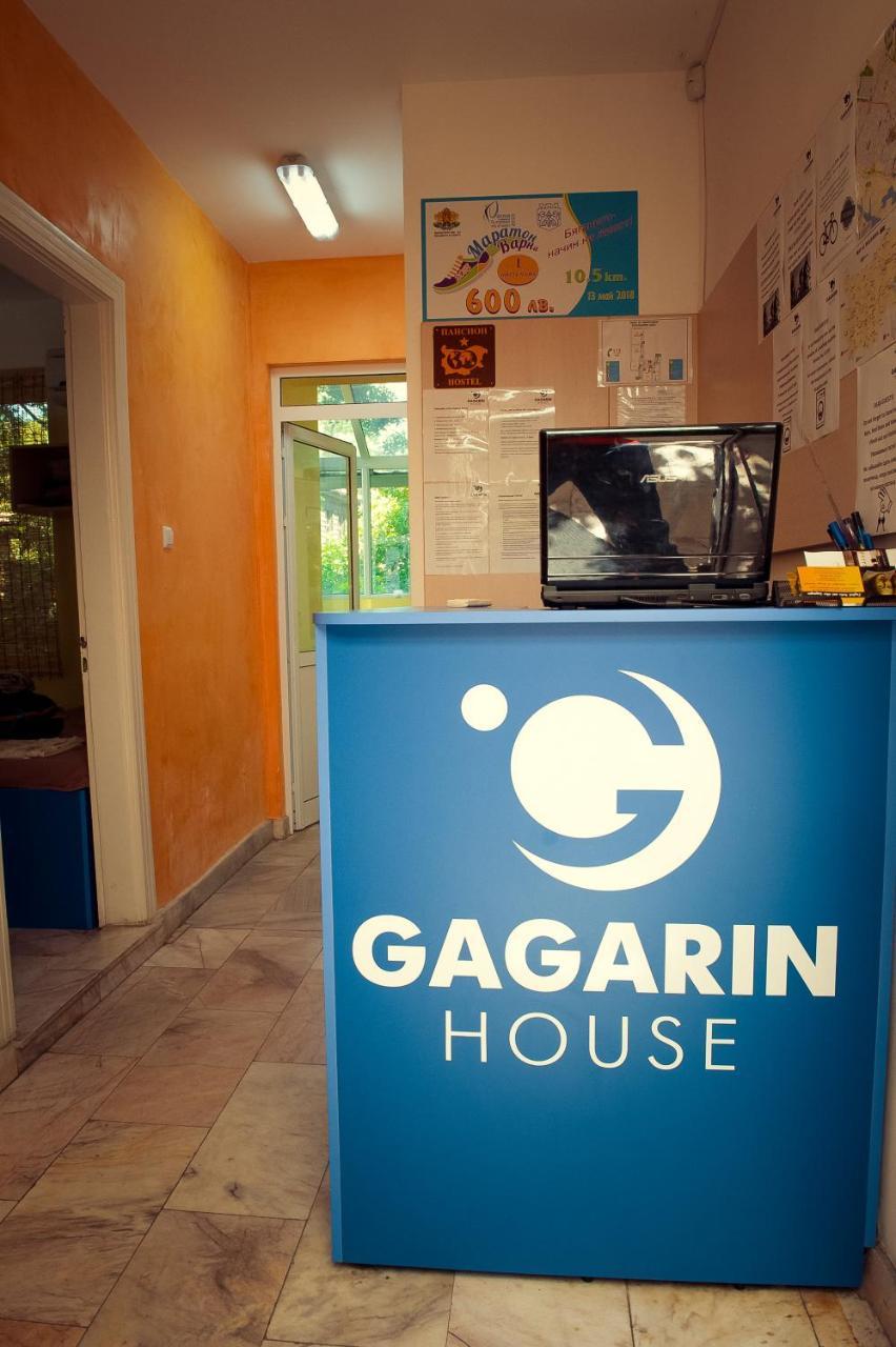 Gagarin House Hostel Varna ภายนอก รูปภาพ