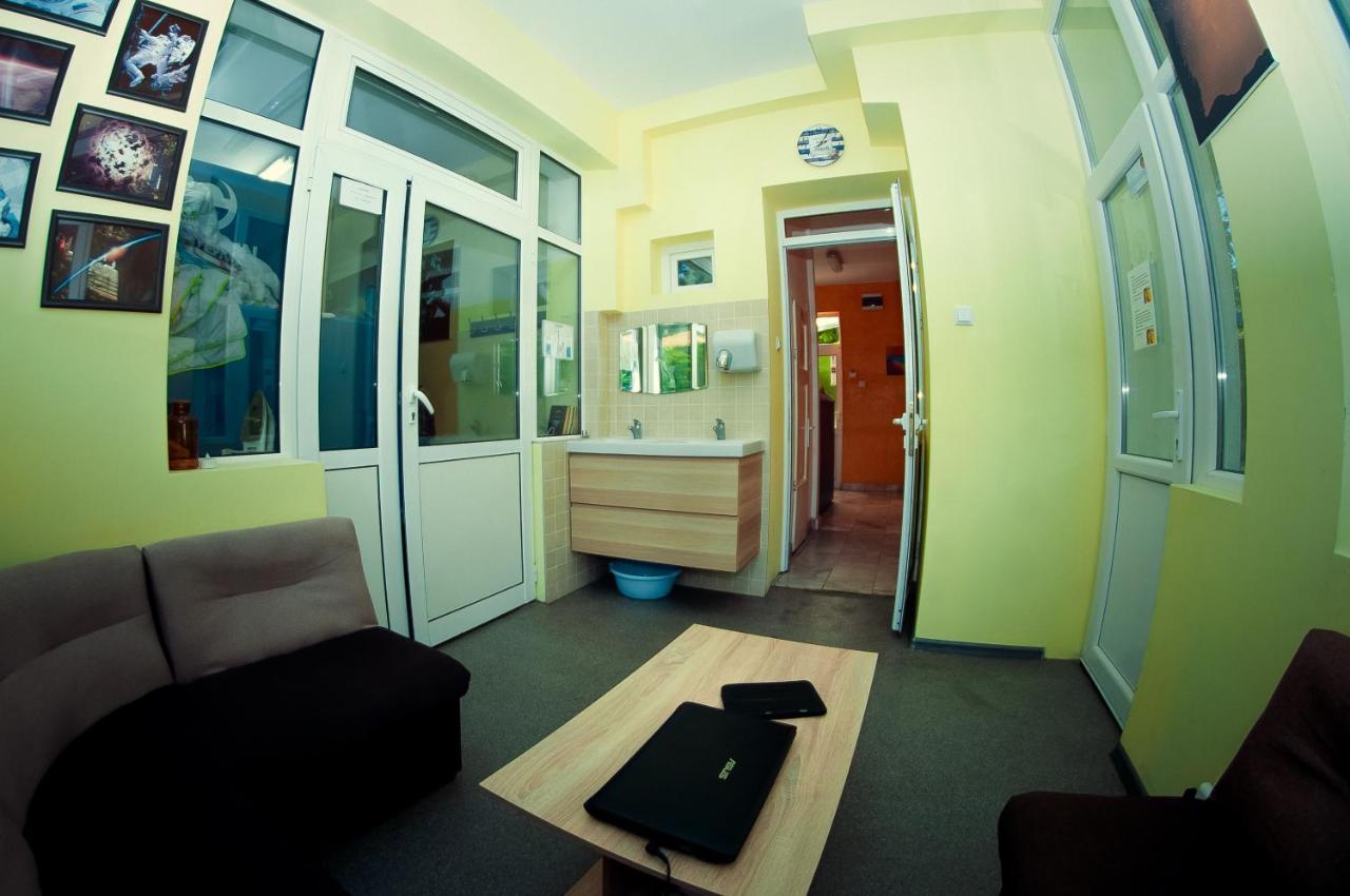 Gagarin House Hostel Varna ภายนอก รูปภาพ