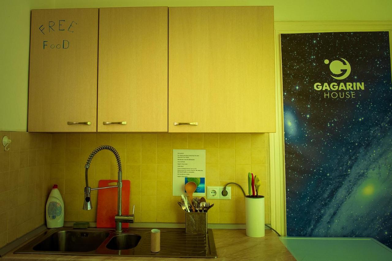 Gagarin House Hostel Varna ภายนอก รูปภาพ