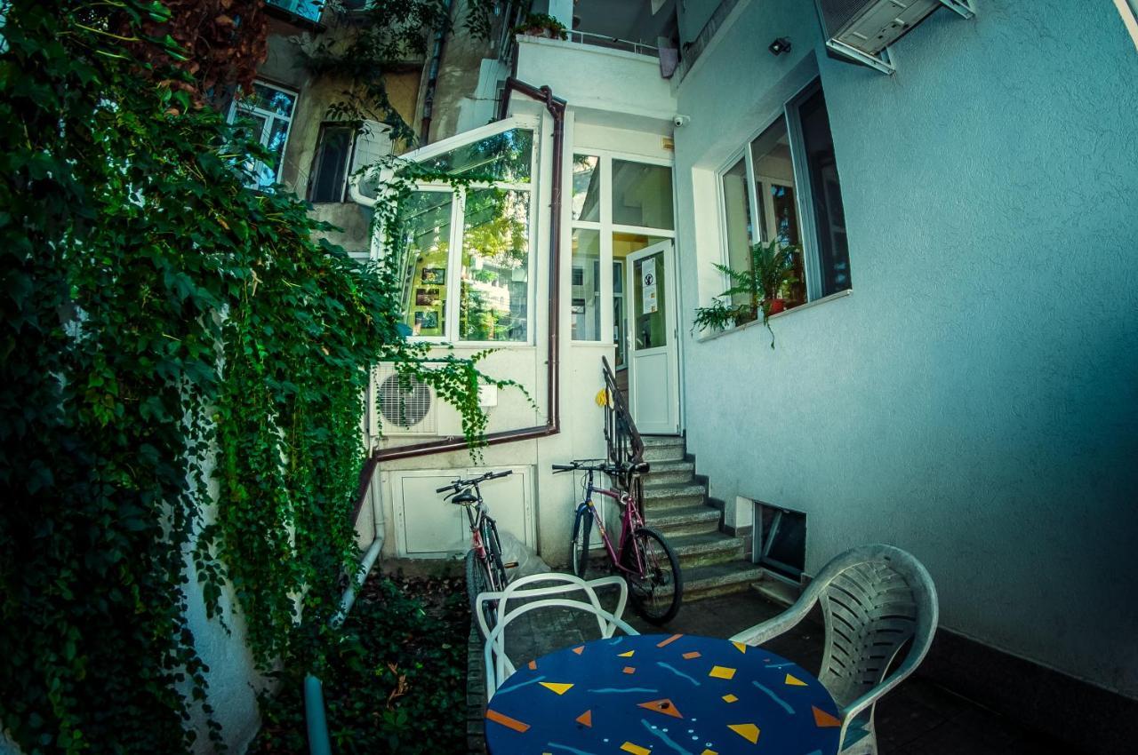 Gagarin House Hostel Varna ภายนอก รูปภาพ