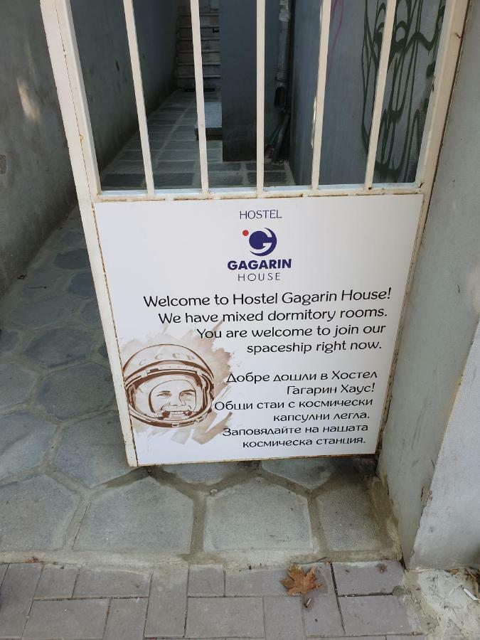 Gagarin House Hostel Varna ภายนอก รูปภาพ